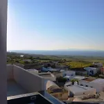إليزيان سانتوريني *
