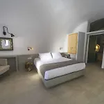 Elysian Santorini * Oia