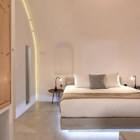 Elysian Santorini Oia