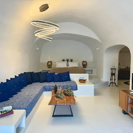 Elysian Santorini * Oia