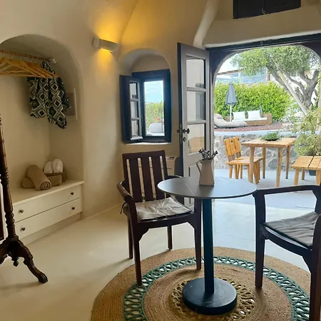 Elysian Santorini Villa *