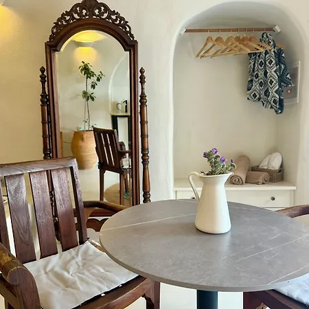 Elysian Santorini *