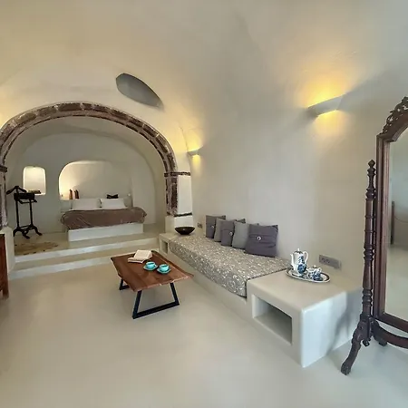 Elysian Santorini אויה