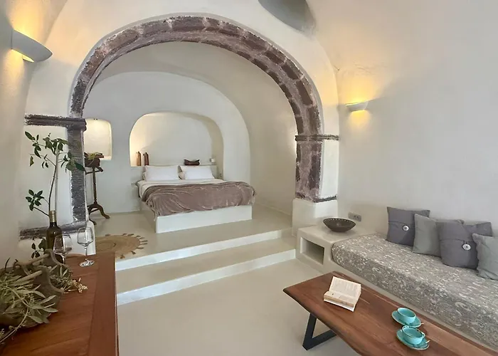 Elysian Santorini Oia