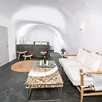 Elysian Santorini Oia (Santorini)