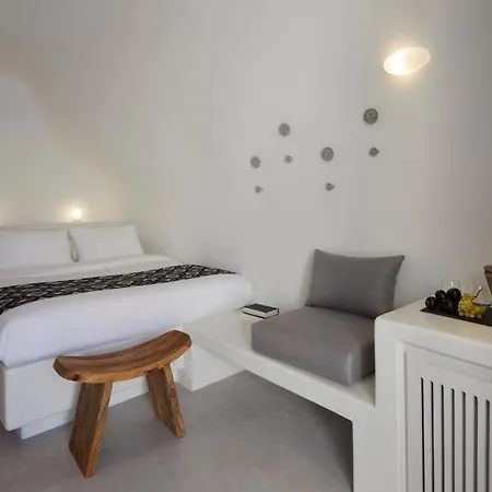 Elysian Santorini * Oia