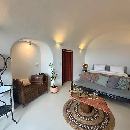 Elysian Santorini Villa Oia