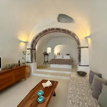 Elysian Santorini Oia